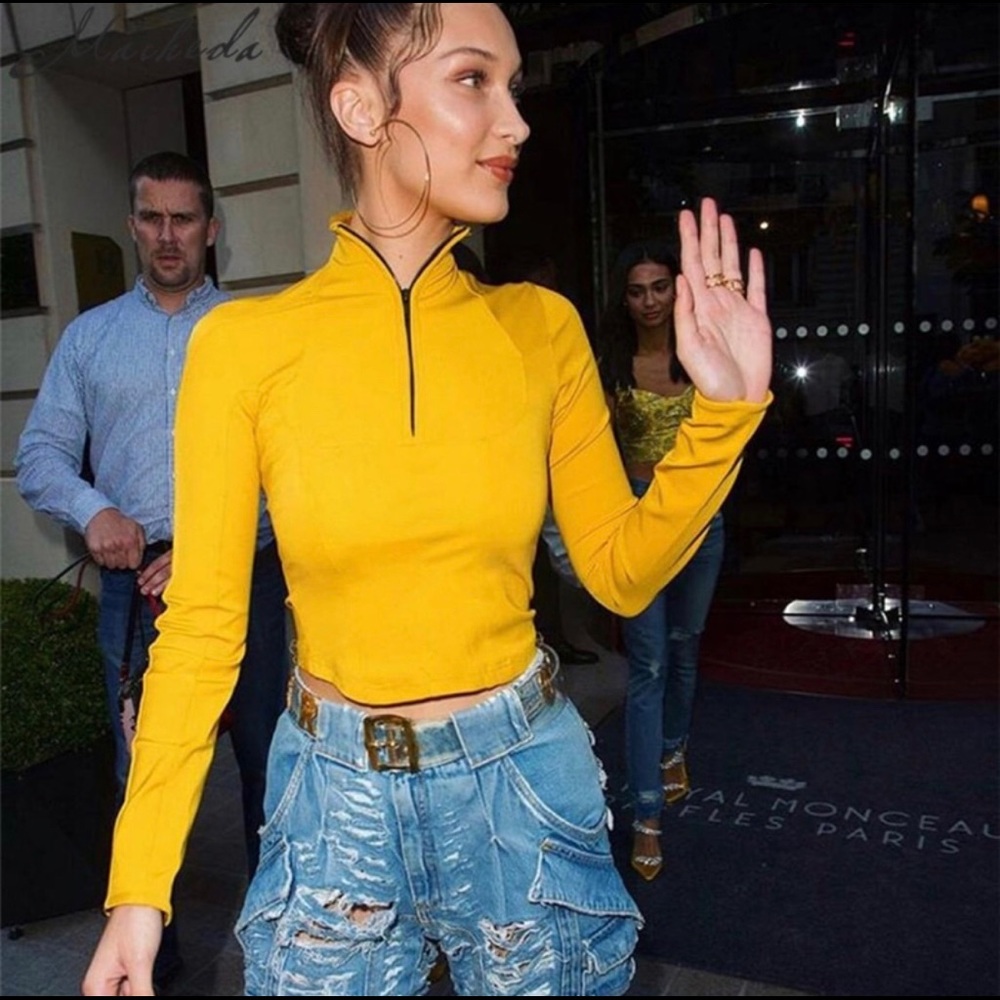 Yellow Crop Top Turtleneck 👚